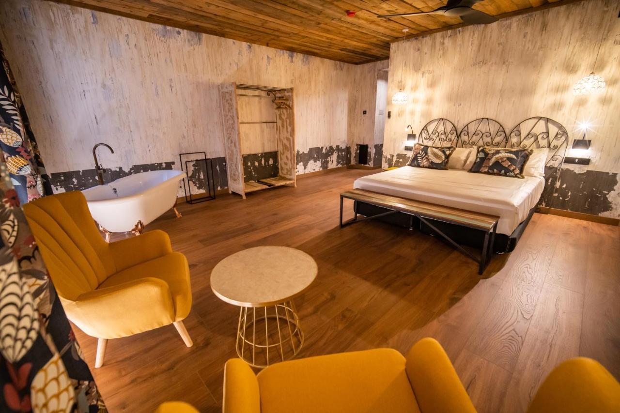 Hotel Somnifabrik Valderrobres Eksteriør billede
